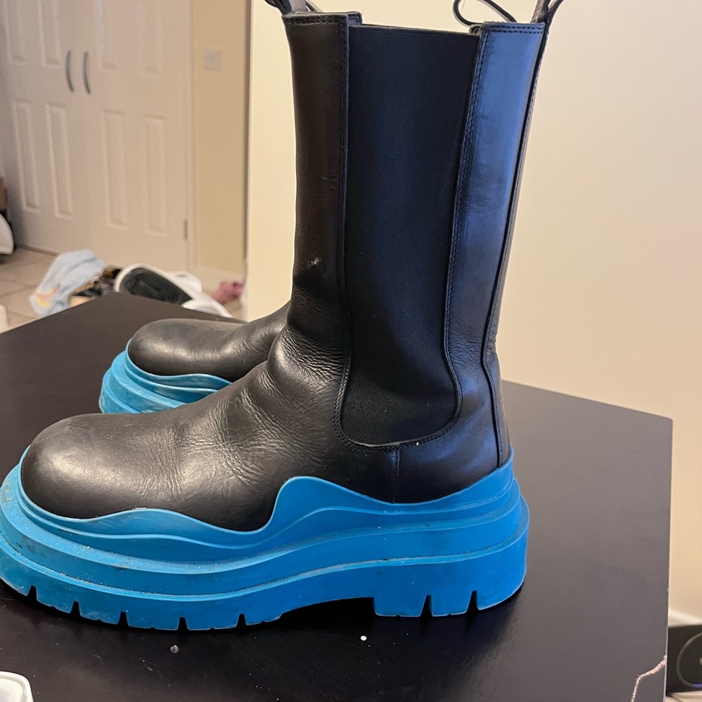 Bottega Veneta Tire Chelsea Boot